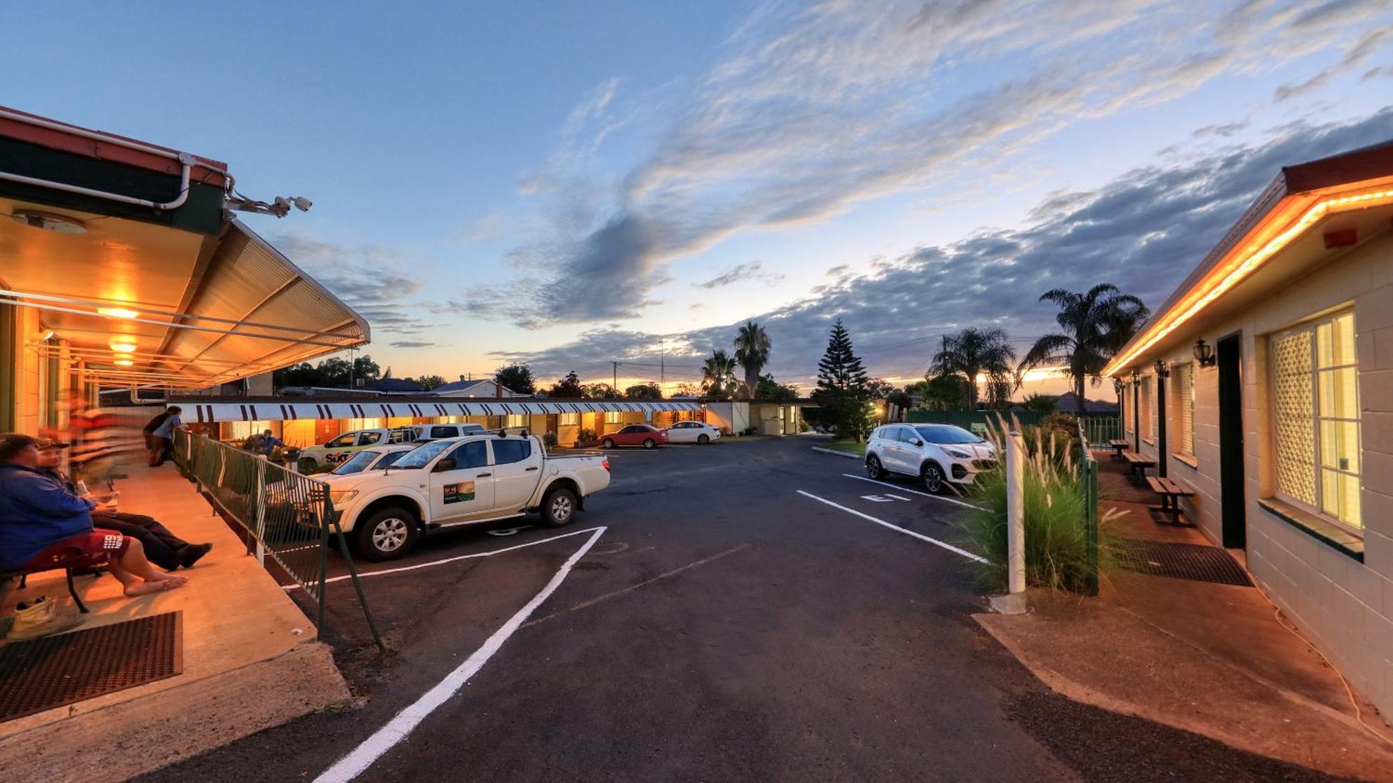 Golden Peak Motel Peakhill Peak Hill Exteriér fotografie