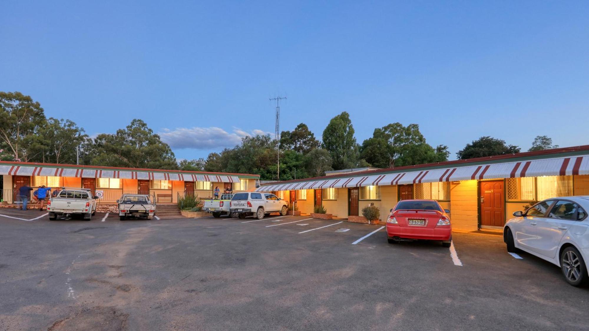 Golden Peak Motel Peakhill Peak Hill Exteriér fotografie
